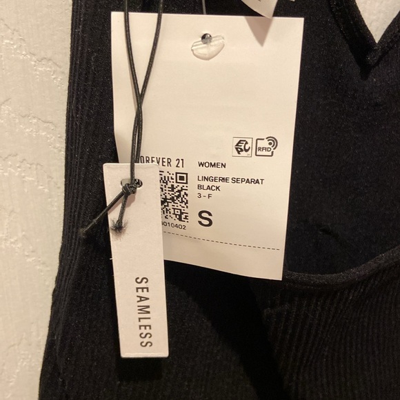 NWT Forever 21 Black Ribbed Seamless Halter Bodysuit - Picture 7 of 9